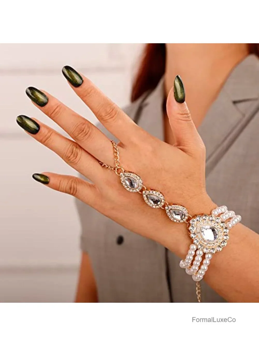 N/A stunning hand